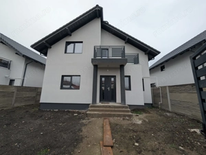 Casa individuala | Parter + Etaj | Asfalt | Toate utilitatile |