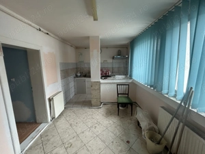 Vand casa mare caramida(2 corpuri cladire)renovat si ocupabil imediat,situat in Livada, st.850 mp - imagine 12