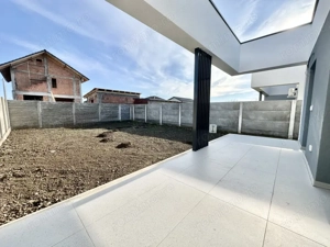 Duplex pe parter cu 3 camere - Mosnita Veche - imagine 11