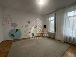 Casa partial mobilata, curte proprie,  zona Lunei - imagine 10