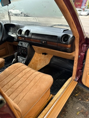 Mercedes w123 300D Atestat Retromobil