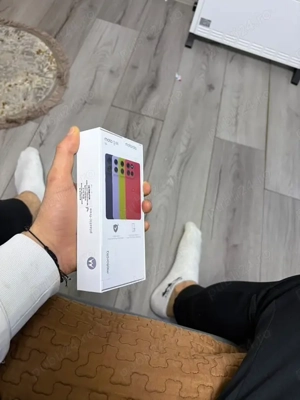 Vând Motorola G86 5G ( 256 GB ) nou nouț 