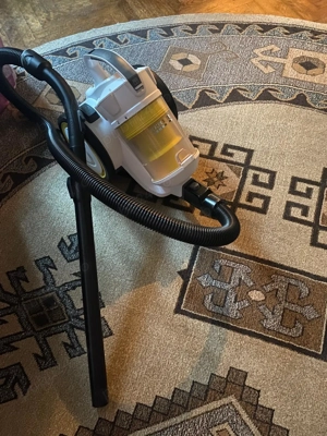 Aspirator fara sac Karcher tip VC 3