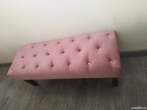 Vând bancuta tapițată ,canapeluță din catifea roz ( Chesterfield)
