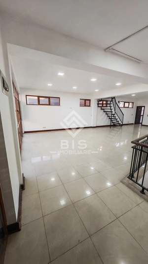 Spațiu Generos de Închiriat - 90 mp Utili - Zonă Ultra-Centrală. - imagine 6