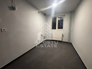 Apartament la casa cu 2 camere, curte proprie, Ghiroda