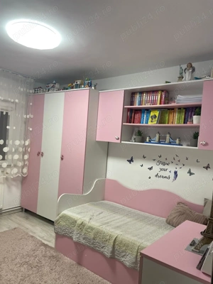 Mobilier complet pentru fetițe - alb si roz, în stare excelentă 
