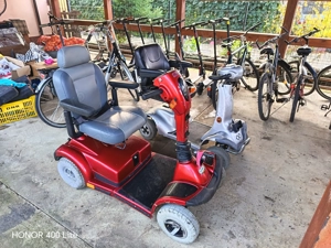 Cărucior electric persoane dizabilități 