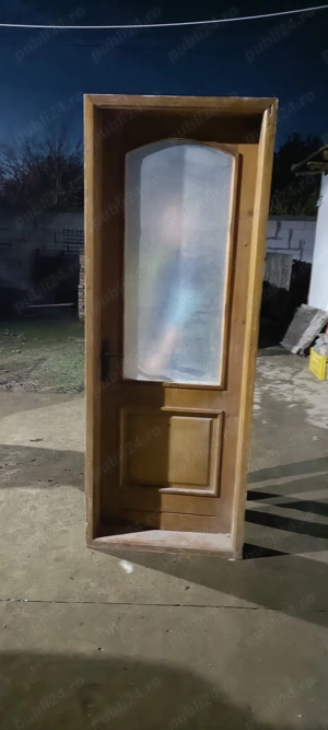 Vând 3 uși lemn de brad cu glaf 