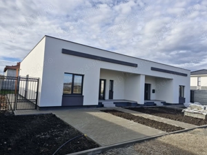 Vând 1 2 duplex   direct de la proprietar, fără comision   poziție excelentă, construcție de calitat