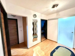 Proprietar închiriez apartament cu 4 camere, 2 băi, decomandat, situat în Strand pe str. Bârsei, la 