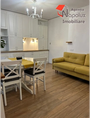 Închiriere apartament 3 camere cu parcare și balcon, zonă centrală