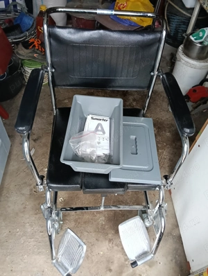 Căruț cu rotile cu vas de toaleta nou