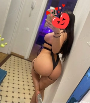 Bună dragii mei sunt o bruneta sexy nouă în oraș pozele mele sunt reale 100 % 