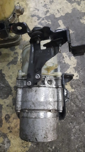 Pompa de servo direcție 