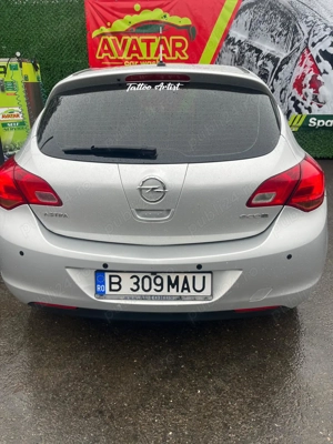 Opel Astra J 2012 - imagine 2