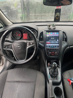 Opel Astra J 2012 - imagine 5