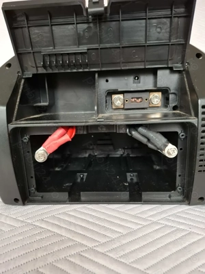 MotoMaster Eliminator PowerBox 400W/600A cu Invertor - imagine 10