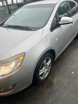 Opel Astra J 2012 - imagine 3