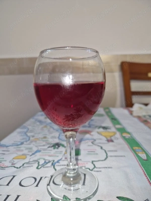 Vând vin nohan roșu rubiniu