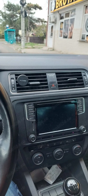 ANUNT Vanzare VW Jetta, 1,2 TSI, 105 CP, 6MT, Style 140000km reali, unic proprietar - imagine 5