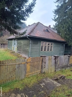 Locatie , Vila la  DN15 , 400mp