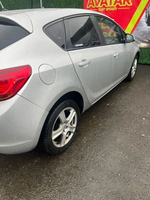 Opel Astra J 2012 - imagine 6