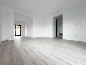 Casa individuala 4 camere,648mp teren,93mp utili, asfalt -Mosnita Noua
