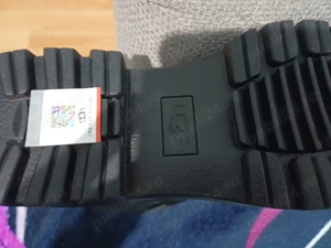 ghete de piele originale UGG,pret 500 lei marimea 38
