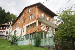 Vila 8 camere si garaj