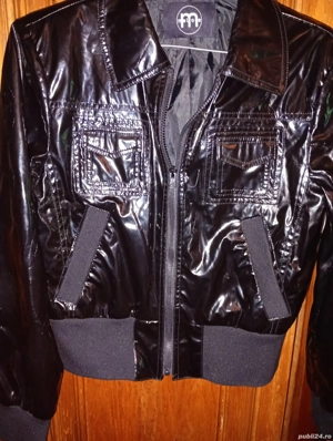 geaca foarte frumoasa captusita,cu bucunare