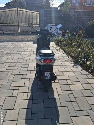 De vinzare scuter Peugeot kisbee , an 2017 cu acte.,adus din Germania.  - imagine 2