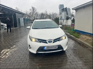 Vand Toyota Auris Hybrid