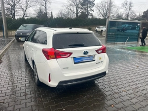 Vand Toyota Auris Hybrid - imagine 2