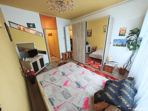 Vand garsonieră în Hunedoara, zonă centrală, lângă pietonala Corvin, etaj 2, 23.000 euro neg