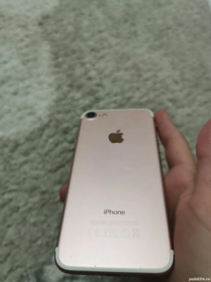 Vând iPhone 7 pentru piese