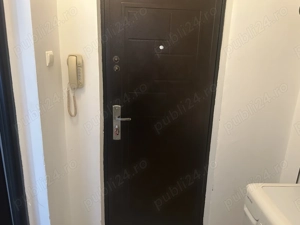 Persoană fizică vând garsonieră.