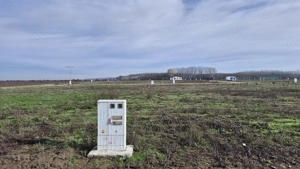 Loturi de teren 638 mp - curent tras la teren - Crevedia