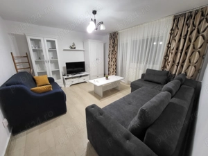 Inchiriez apartament 3 camere decomandat, zona Girocului