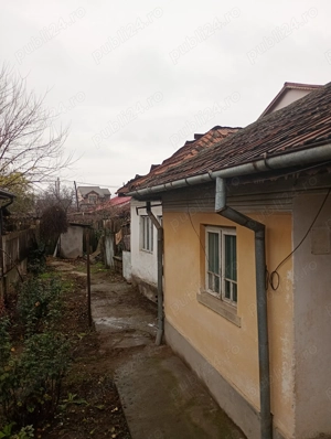 Brestei casă bătrânească cu teren 240mp ,zona bună,aproape de Profi și de biserică  - imagine 3