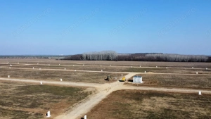 Loturi de teren 638 mp - curent tras la teren - Crevedia - imagine 2