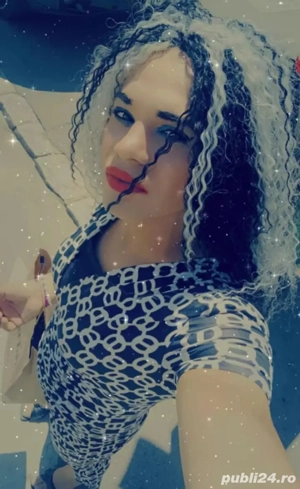 Buna ema 30 de ani Transexuala 