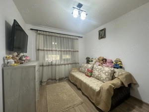 Agentia imobiliara VIGAFON vinde apartament 2 camere Malu Rosu - imagine 3