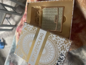 Gentuță cu rujuri - imagine 2