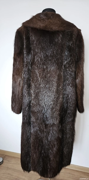 Haina blana lunga. Stare impecabila - imagine 2