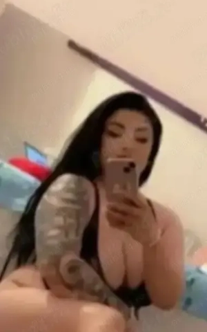 Transexuala Matura  fac si show la web 