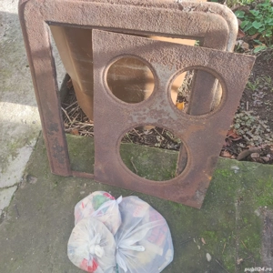 plita , cuier si felinar=