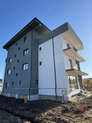 Apartament 3 camere parter + Penthouse - imagine 4