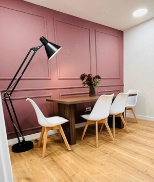 Apartament cu trei camere renovat mobilat GATA DE MUTAT