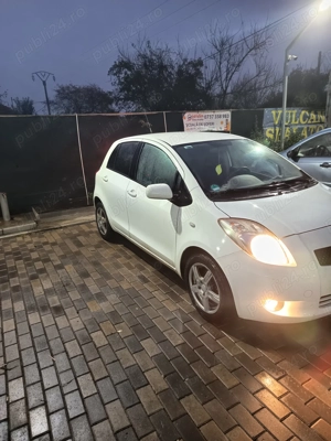 Vând Toyota Yaris 2009 - imagine 11